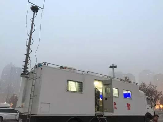 移動(dòng)指揮車